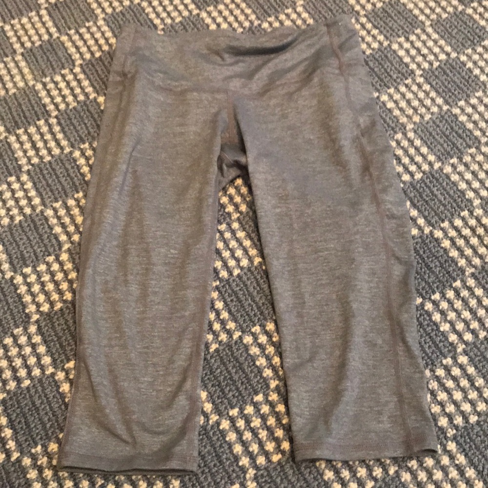 Athleta Knee-Length Yoga Pants